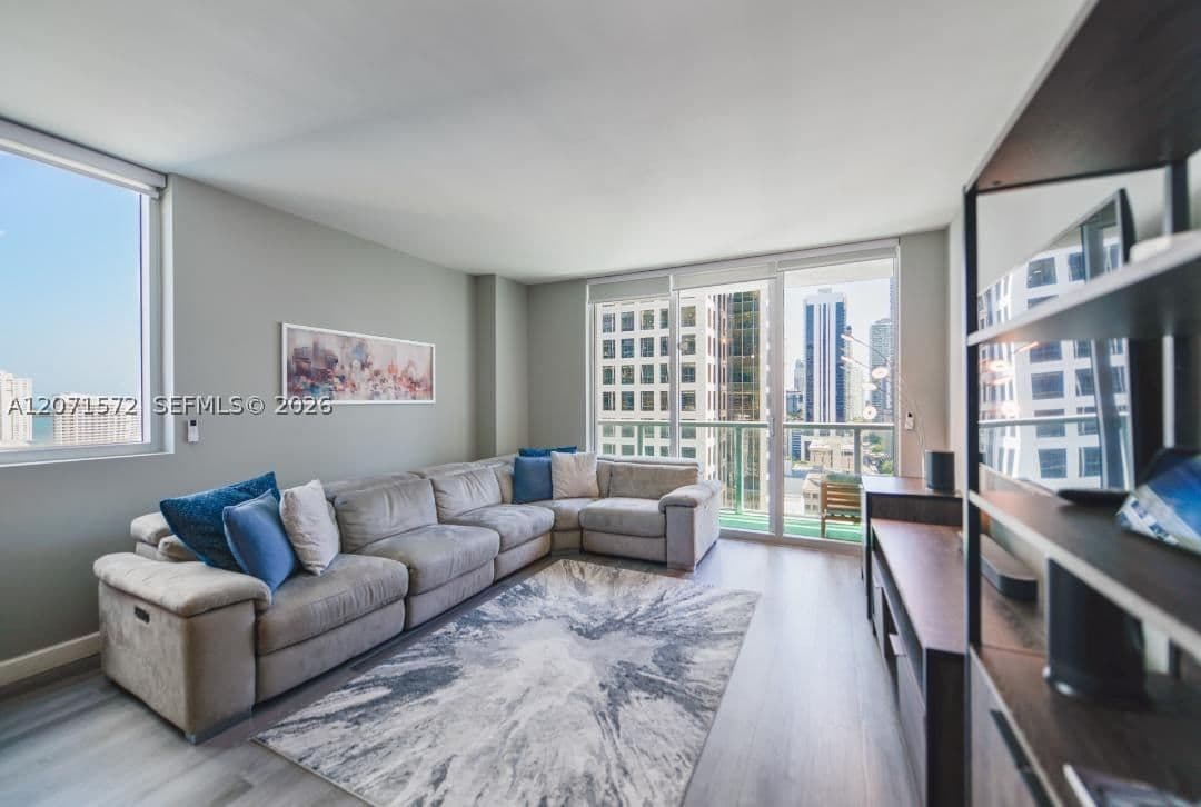 2-bedroom Condo — 55 6th St #2110, Miami, FL 33131