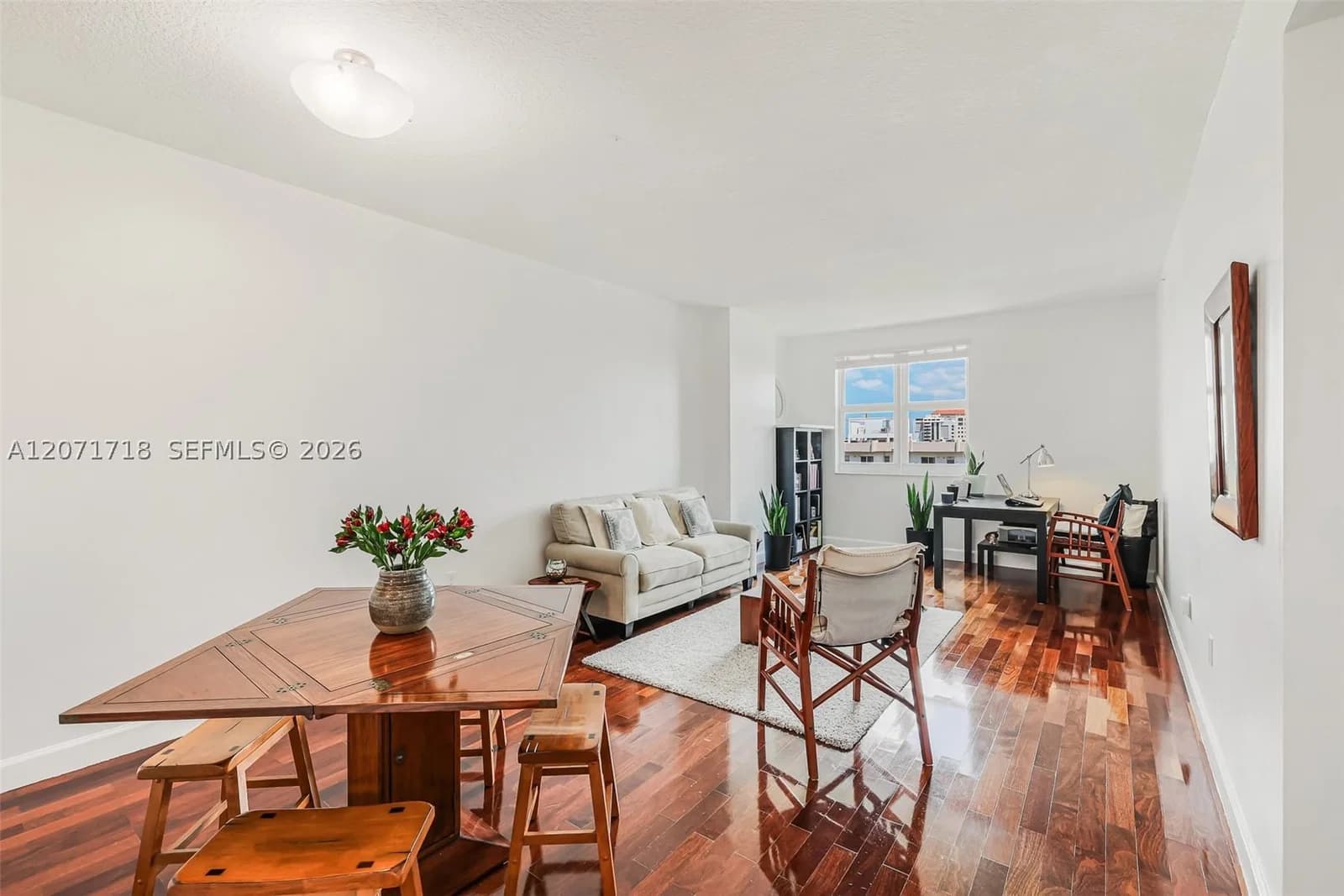 1-bedroom Condo — 50 Menores Ave #820, Coral Gables, FL 33134