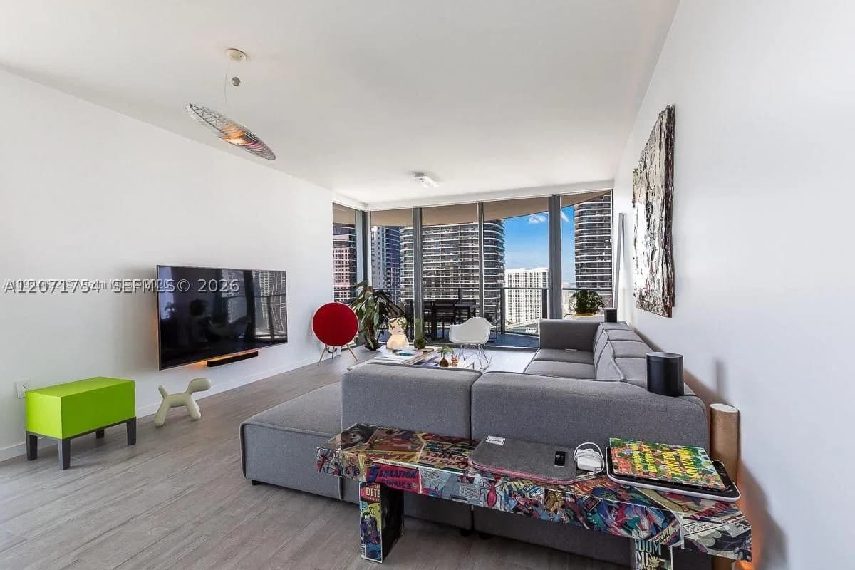 2-bedroom Apartment — 1000 Brickell Plz #3512, Miami, FL 33131