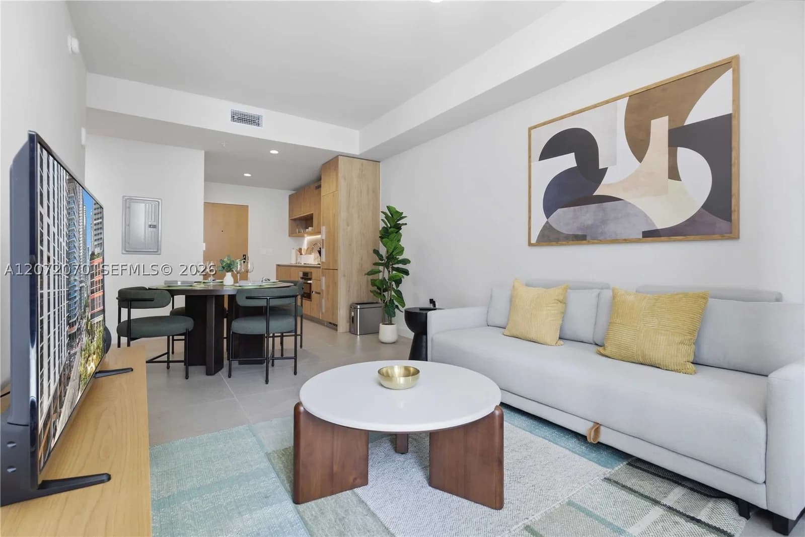 1-bedroom Condo — Miami, FL 33132