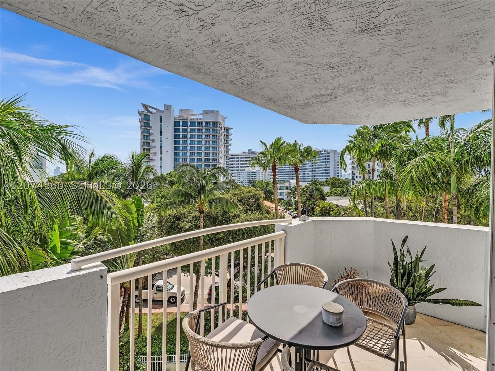 2-bedroom Condo — 1621 Bay Rd #408, Miami Beach, FL 33139