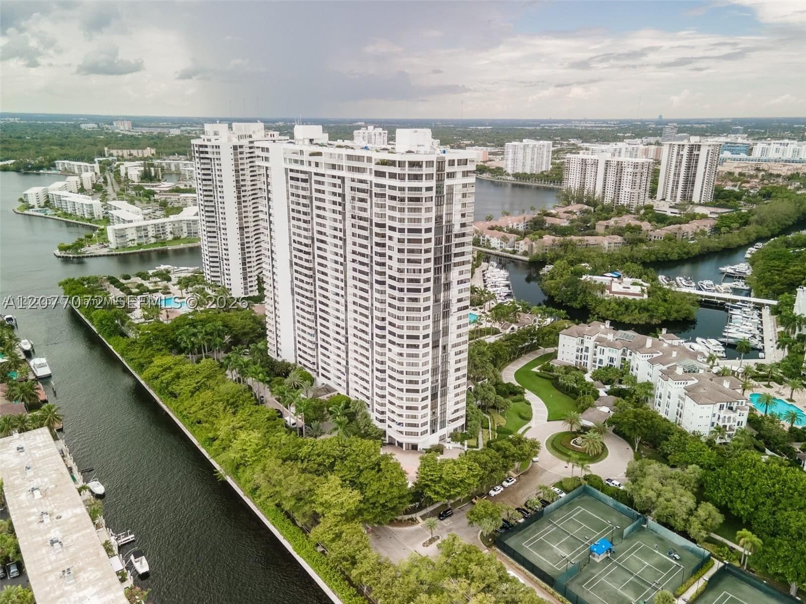 2-bedroom Condo — 2000 Island Blvd #908, Aventura, FL 33160