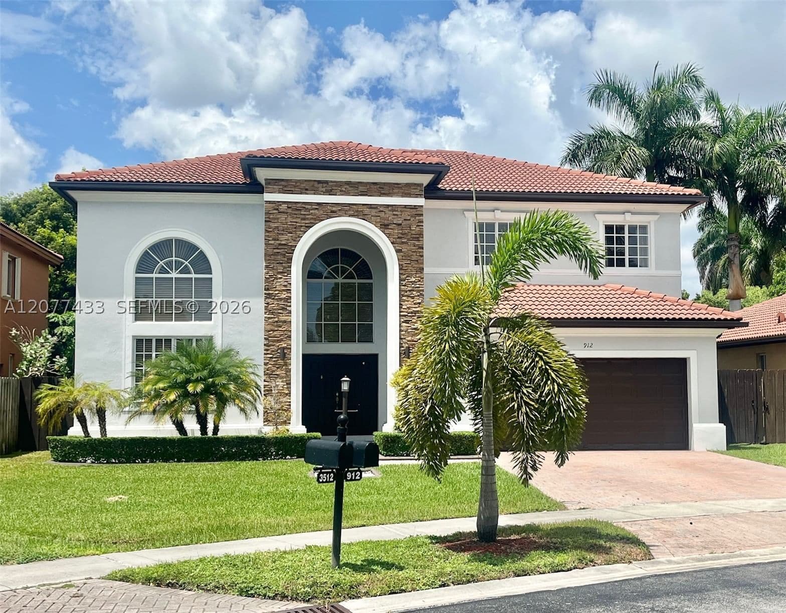 4+1 Müstakil ev — 912 35th Ave, Homestead, FL 33033