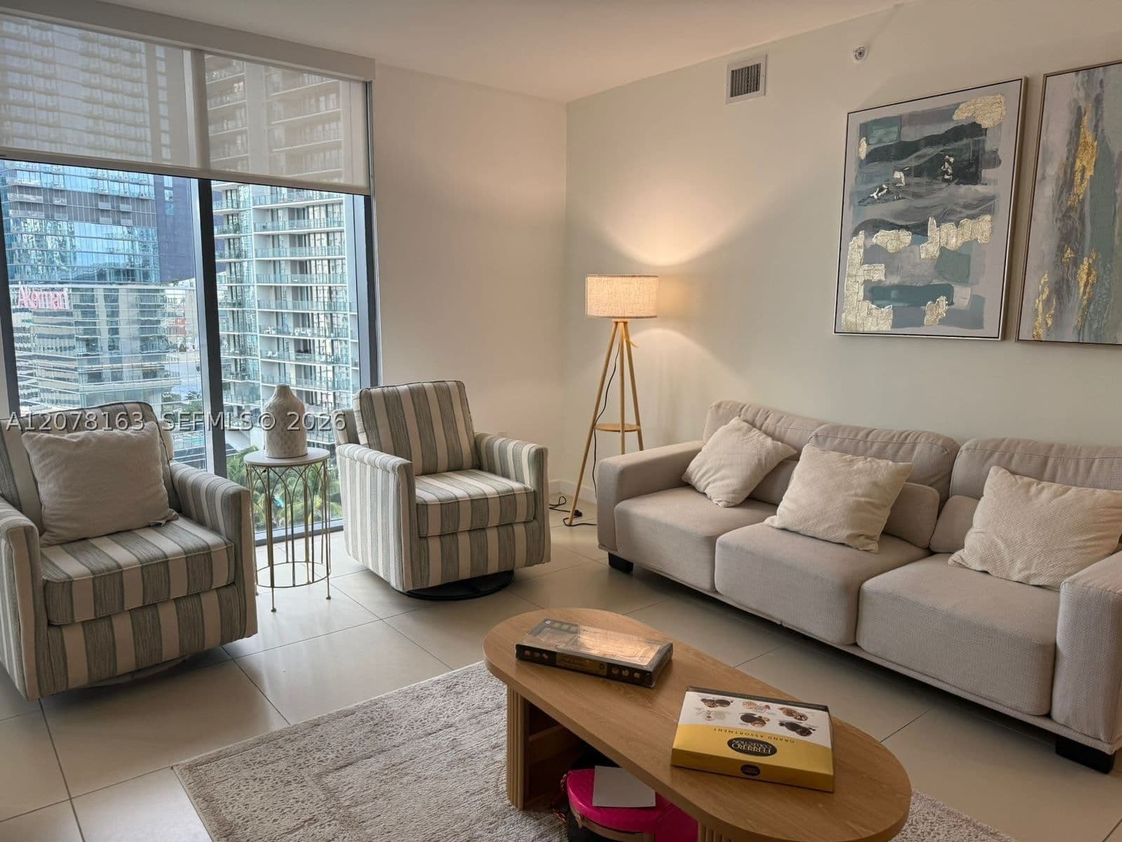 2-bedroom Apartment — 31 6th St #2407, Miami, FL 33131