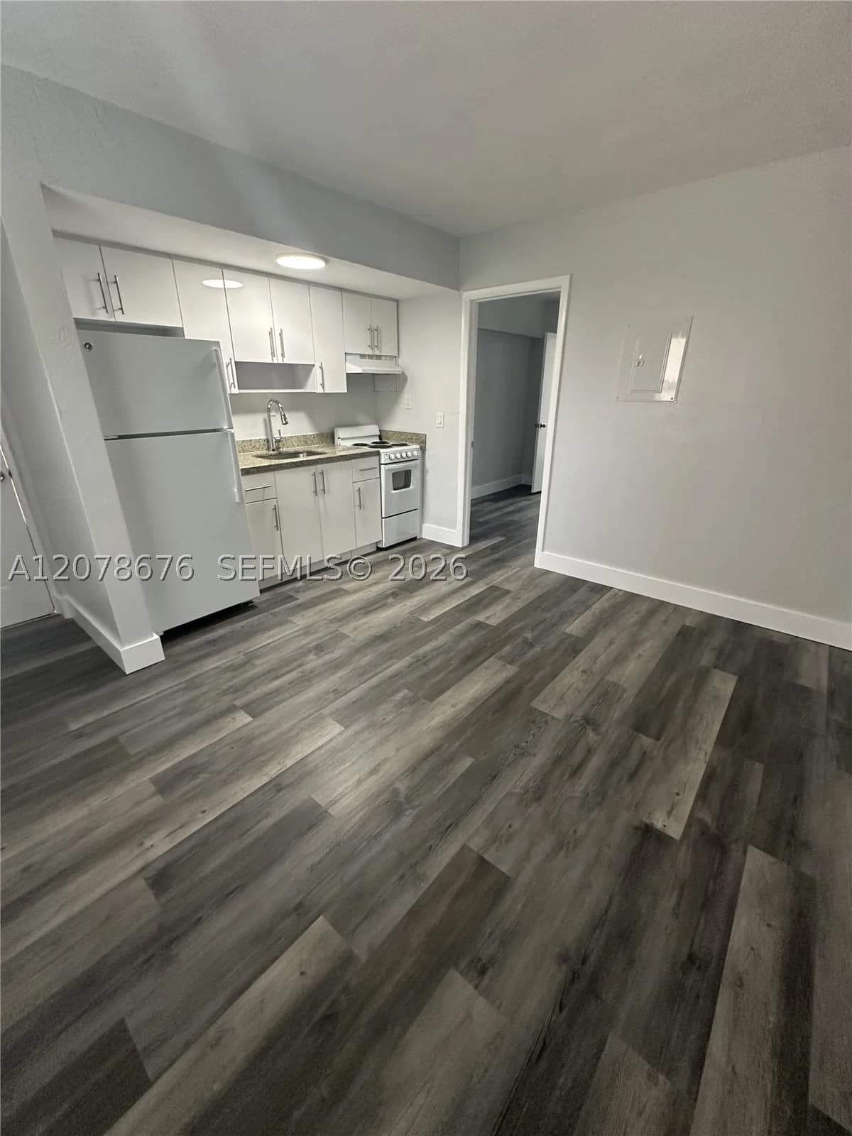 1-bedroom Apartment — 1208 Salzedo St #26, Coral Gables, FL 33134
