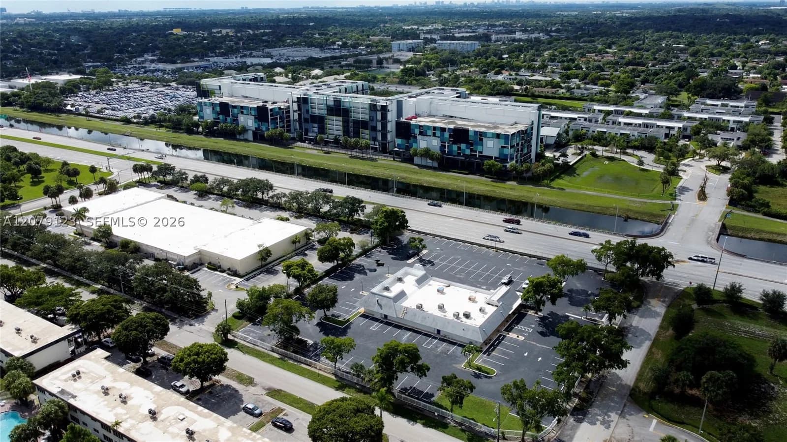 Mülk — 4441 Sunrise Blvd, Plantation, FL 33313