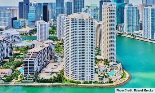1+1 Condo — 540 Brickell Key Dr #218, Miami, FL 33131