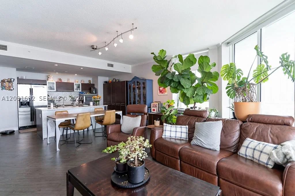 QUANTUM ON THE BAY CONDO — ilan fotoğrafı