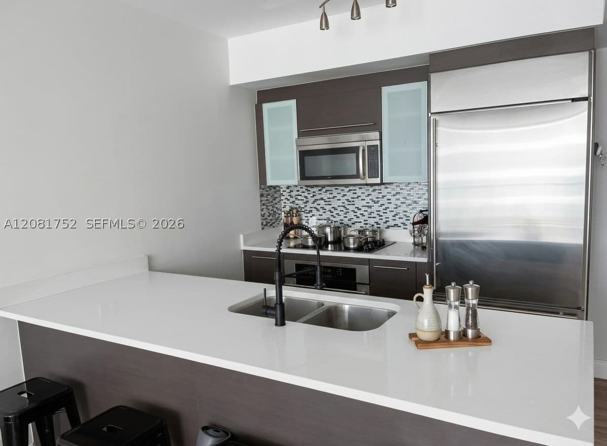 1-bedroom Condo — 500 Brickell Ave #1806, Miami, FL 33131