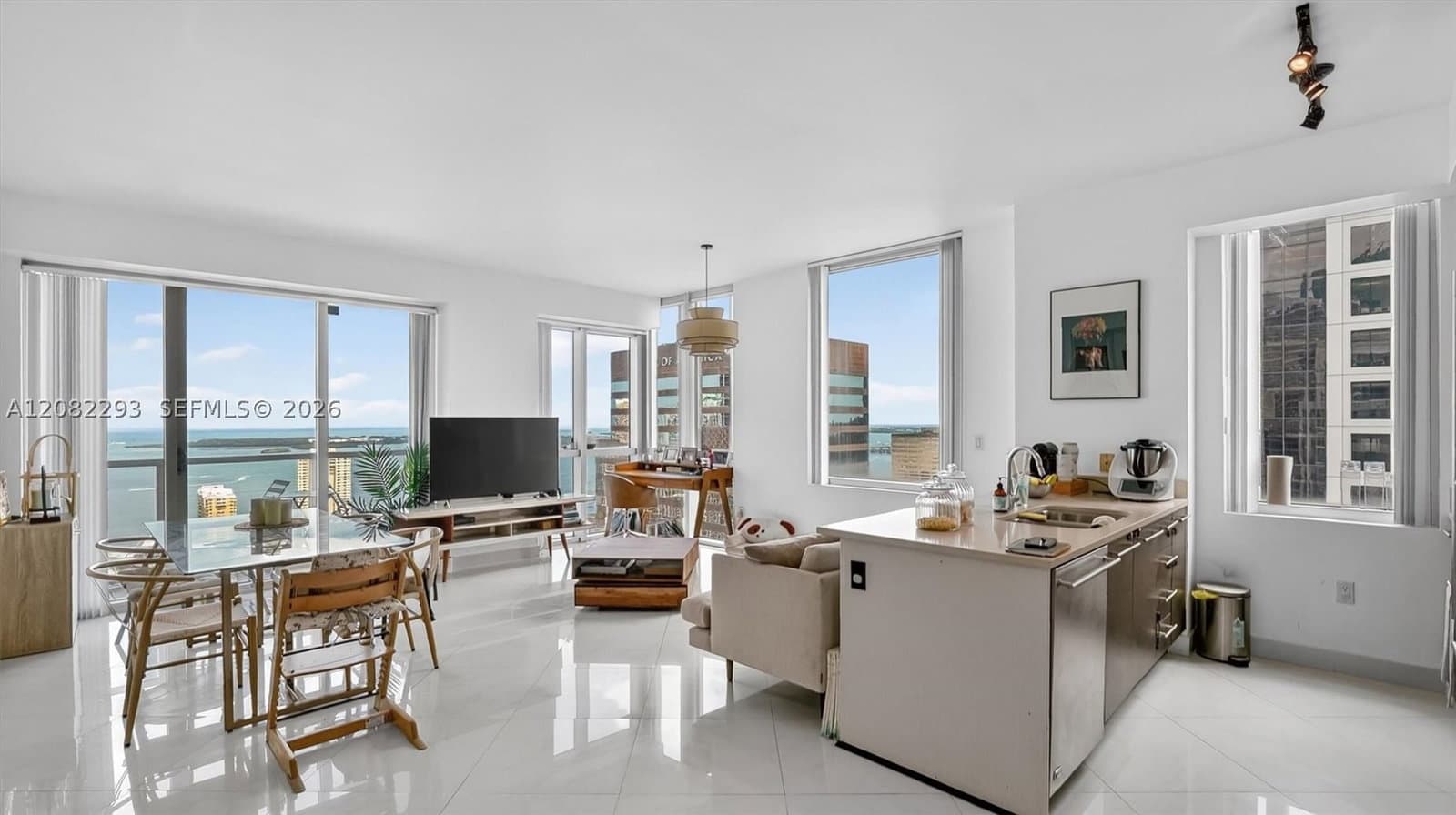 2-bedroom Condo — 500 Brickell Ave #4102, Miami, FL 33131