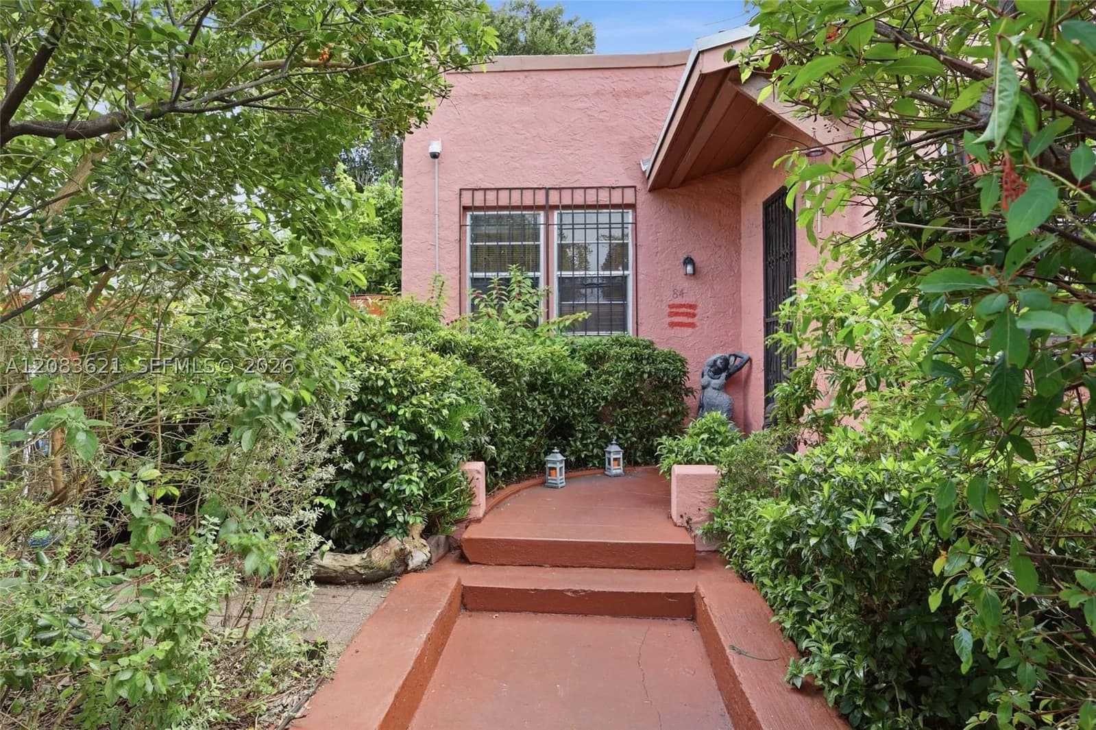 4+1 Müstakil ev — 84 47th St, Miami, FL 33127