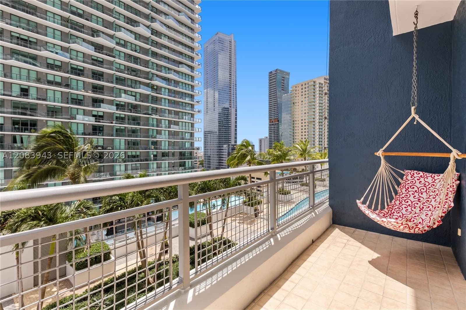 1-bedroom Condo — 60 13th St #1422, Miami, FL 33130