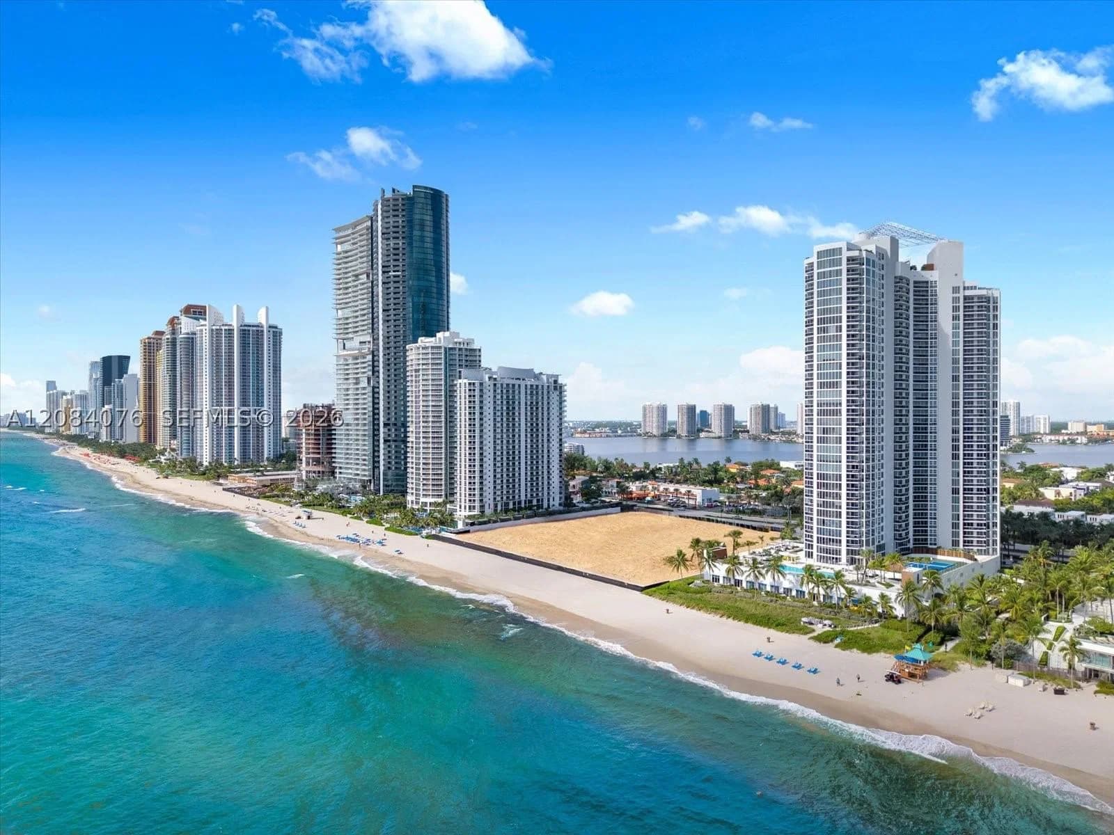 3-bedroom Condo — 18911 Collins Ave #606, Sunny Isles Beach, FL 33160