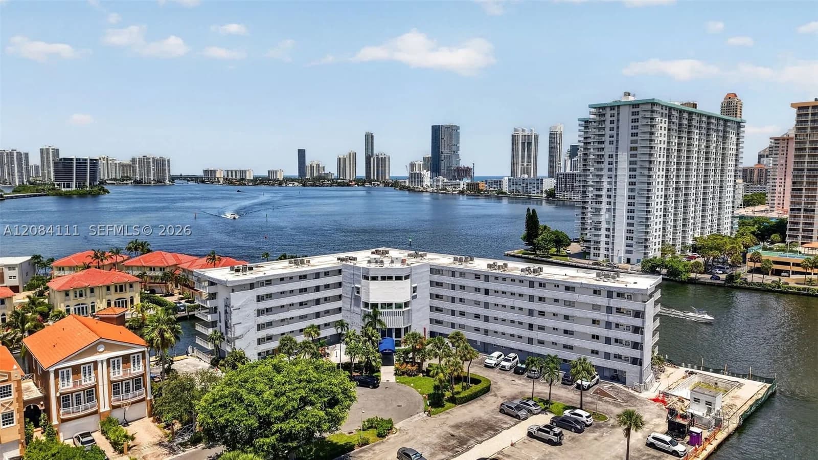 1+1 Condo — 4000 170th St #606, North Miami Beach, FL 33160