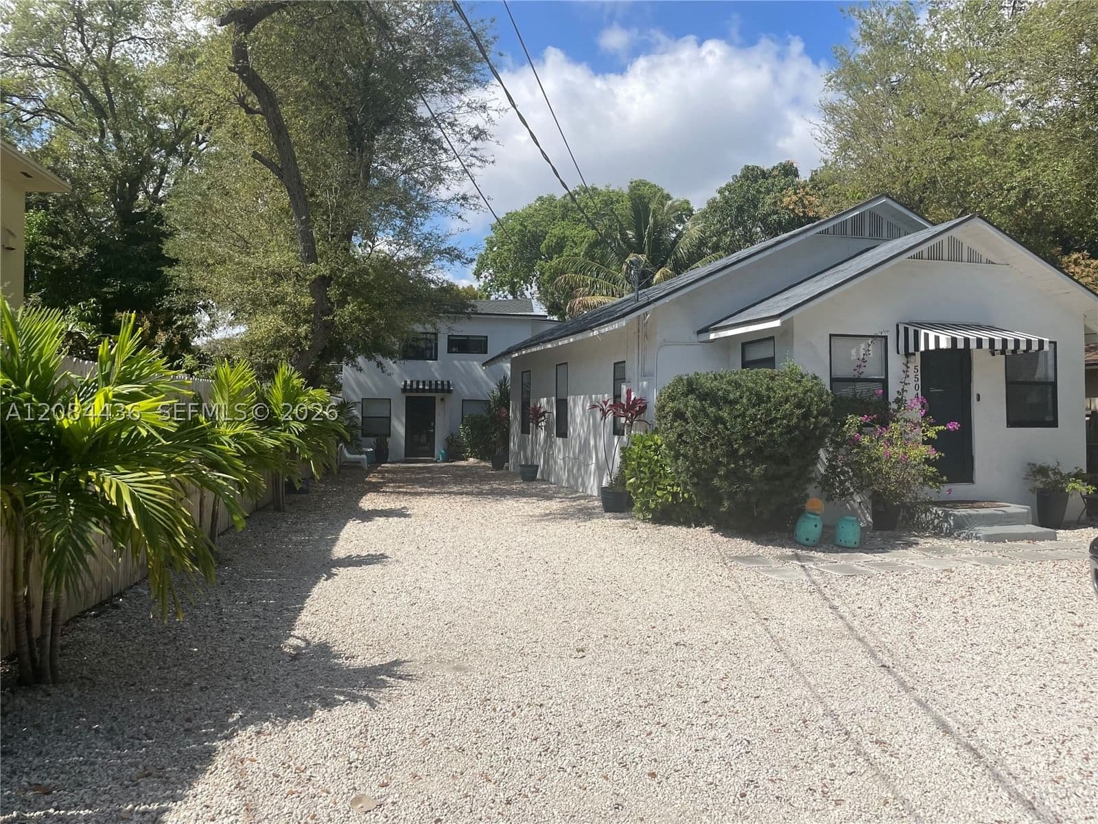 4+1 Müstakil ev — 5504 3rd Ave #F, Miami, FL 33127