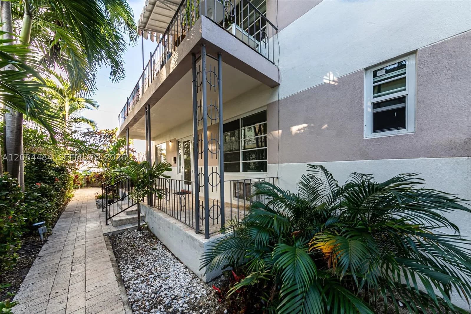 2-bedroom Apartment — 1431 Lincoln Ter #2, Miami Beach, FL 33139