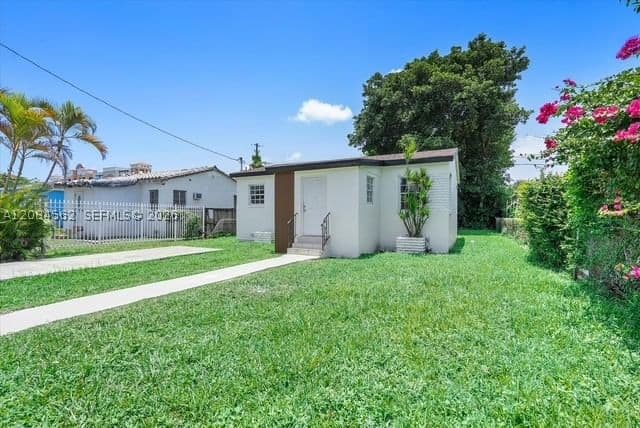 2+1 Müstakil ev — 1530 55th St, Miami, FL 33142
