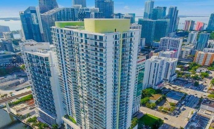 Condo — 185 7th St #3206, Miami, FL 33130