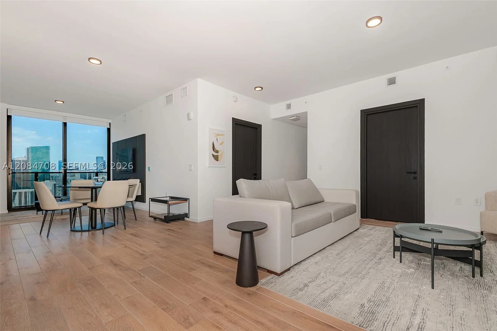 3-bedroom Condo — 398 5th St #3417, Miami, FL 33132