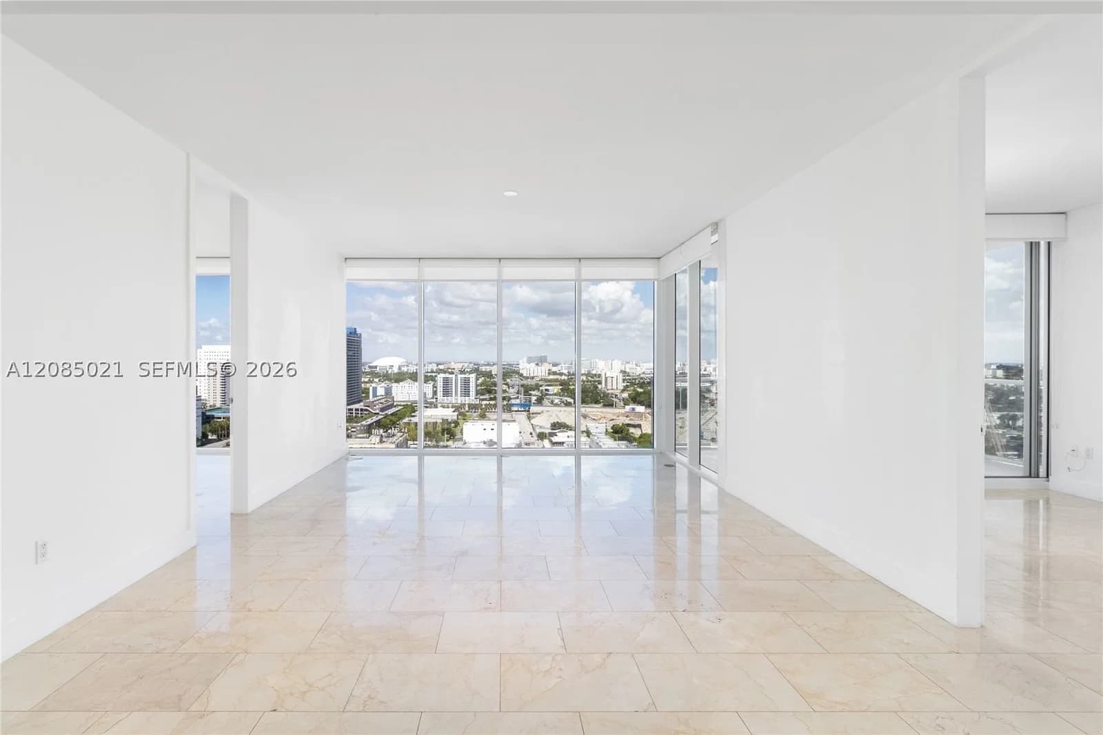 2+1 Condo — 1040 Biscayne Blvd #1806, Miami, FL 33132