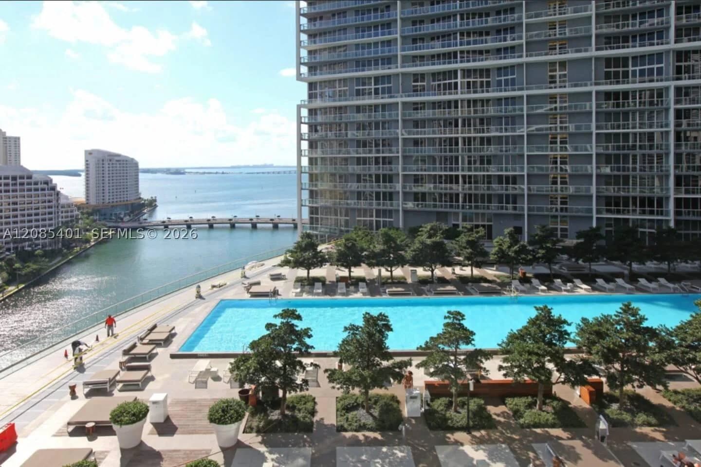 1+1 Condo — 485 Brickell Ave #2006, Miami, FL 33131