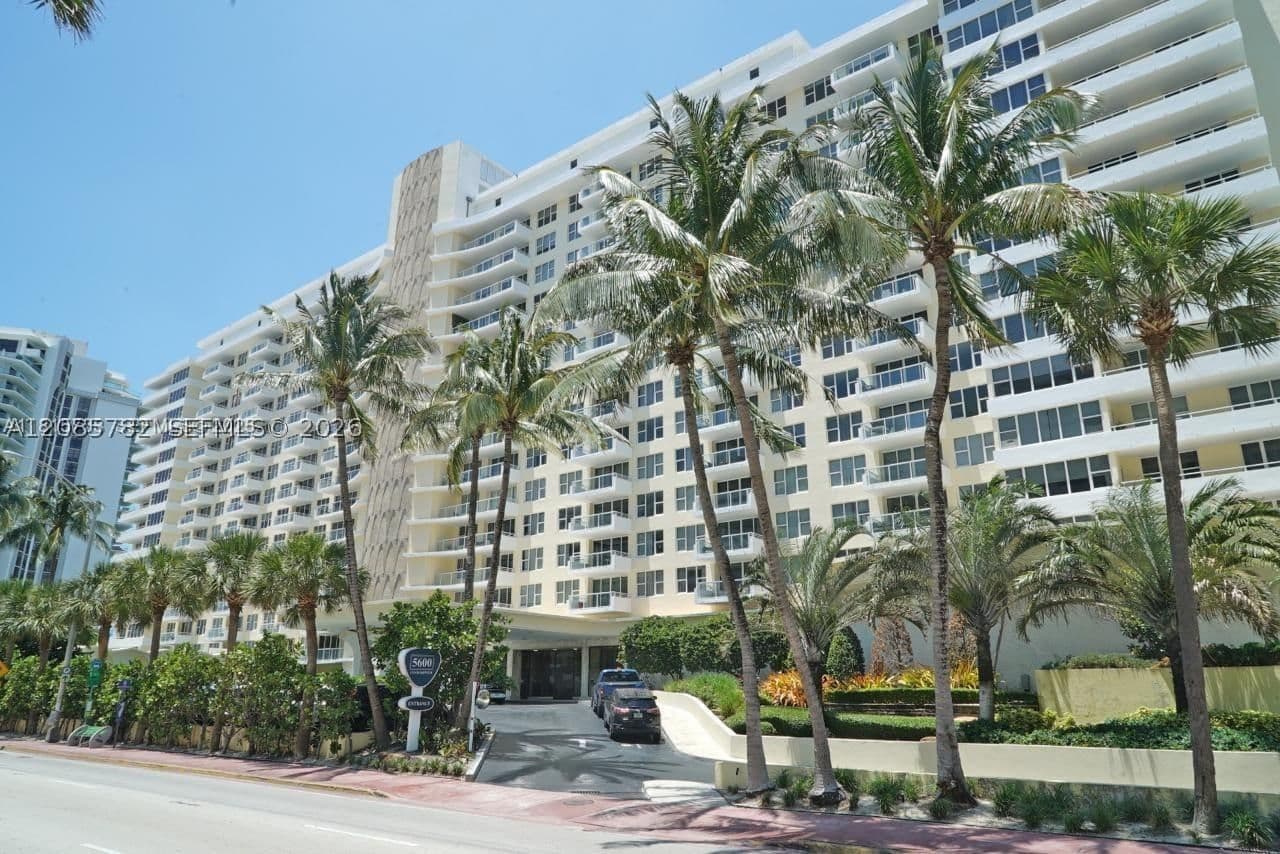 2+1 Condo — 5600 Collins Ave #5B, Miami Beach, FL 33140
