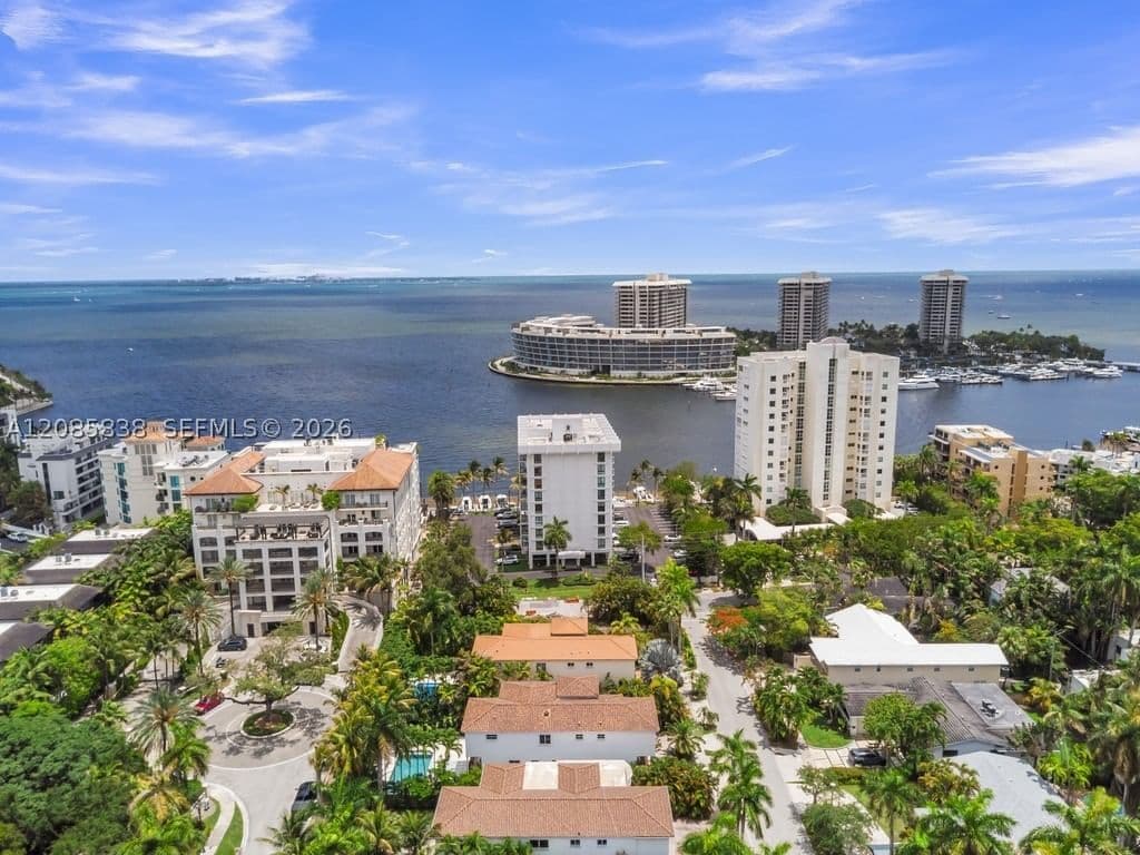 2+1 Daire — 1600 Bayshore Ln #4C, Miami, FL 33133