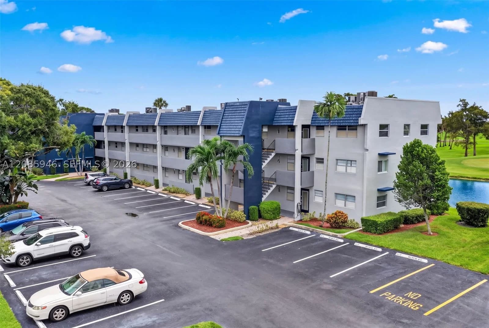 2+1 Condo — 7807 Golf Cir Dr #104, Margate, FL 33063