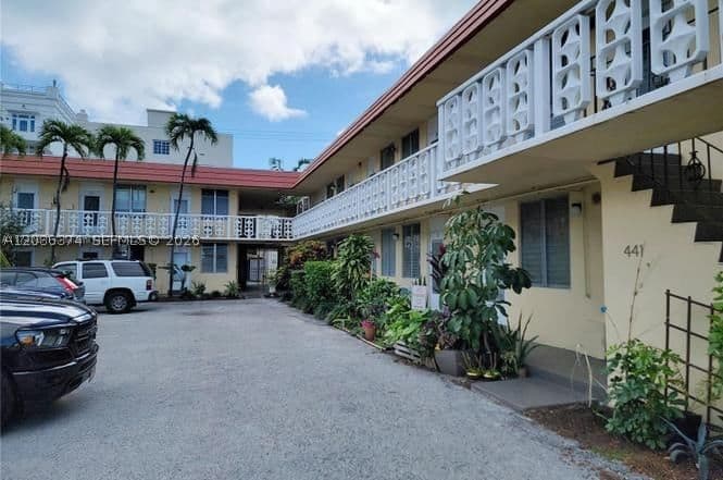 Condo — 441 Collins Ave #2, Miami Beach, FL 33139