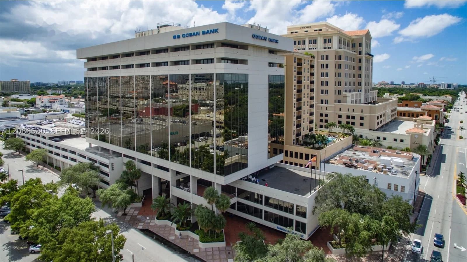 Mülk — 2655 Le Jeune Rd, Coral Gables, FL 33134