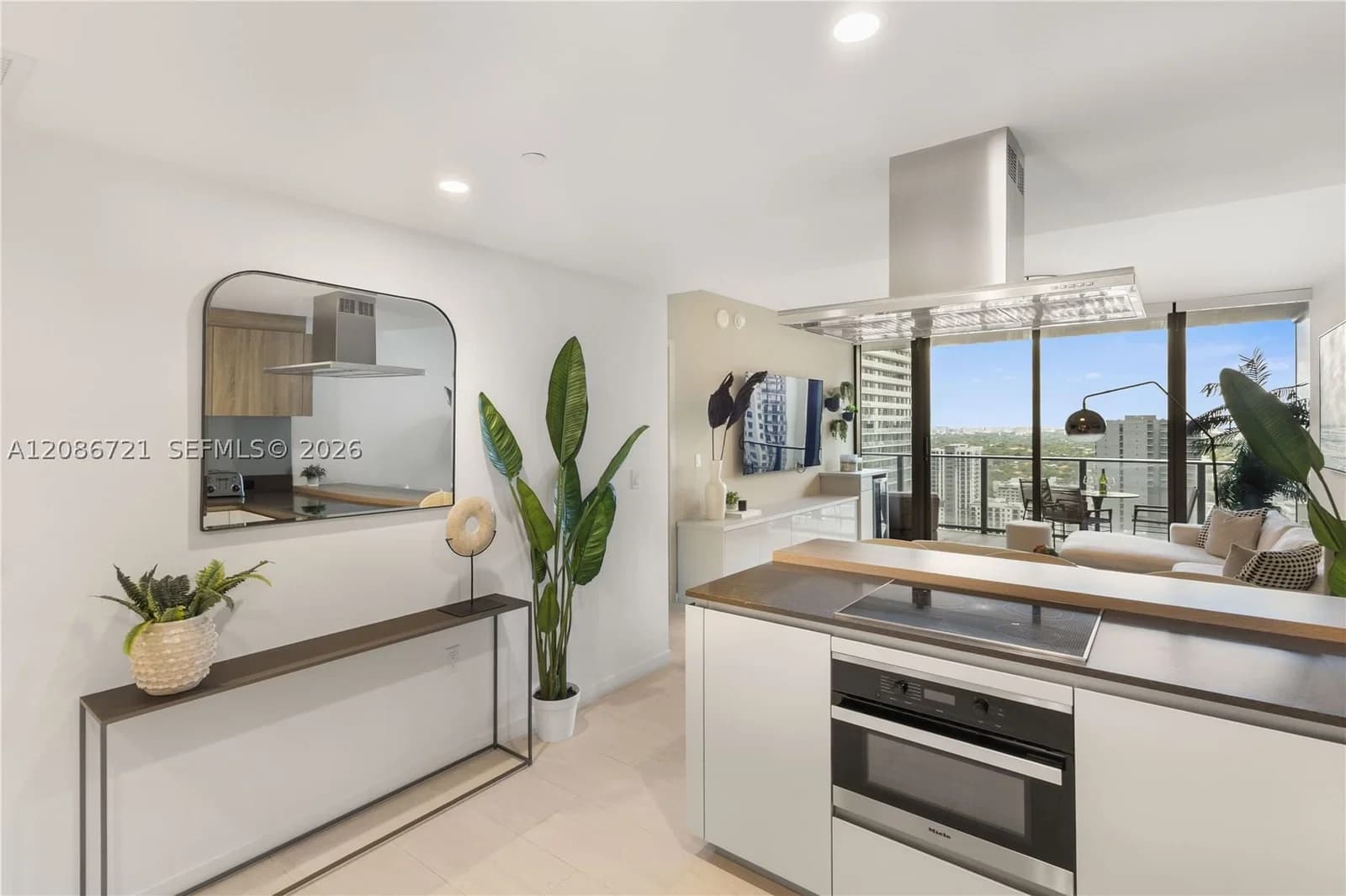 BRICKELL FLATIRON CONDO — ilan fotoğrafı