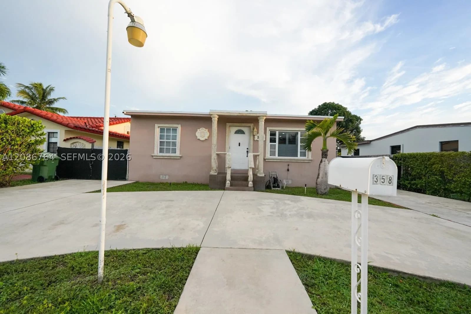 2+1 Müstakil ev — 358 45th St, Hialeah, FL 33013