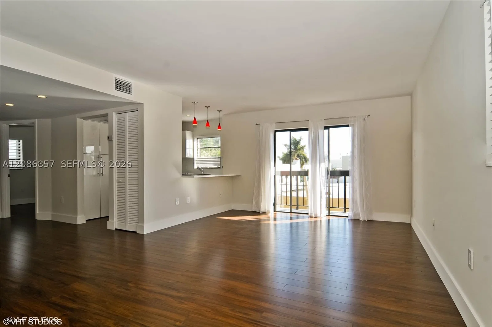 2-bedroom Condo — 1617 Jefferson Ave #404, Miami Beach, FL 33139