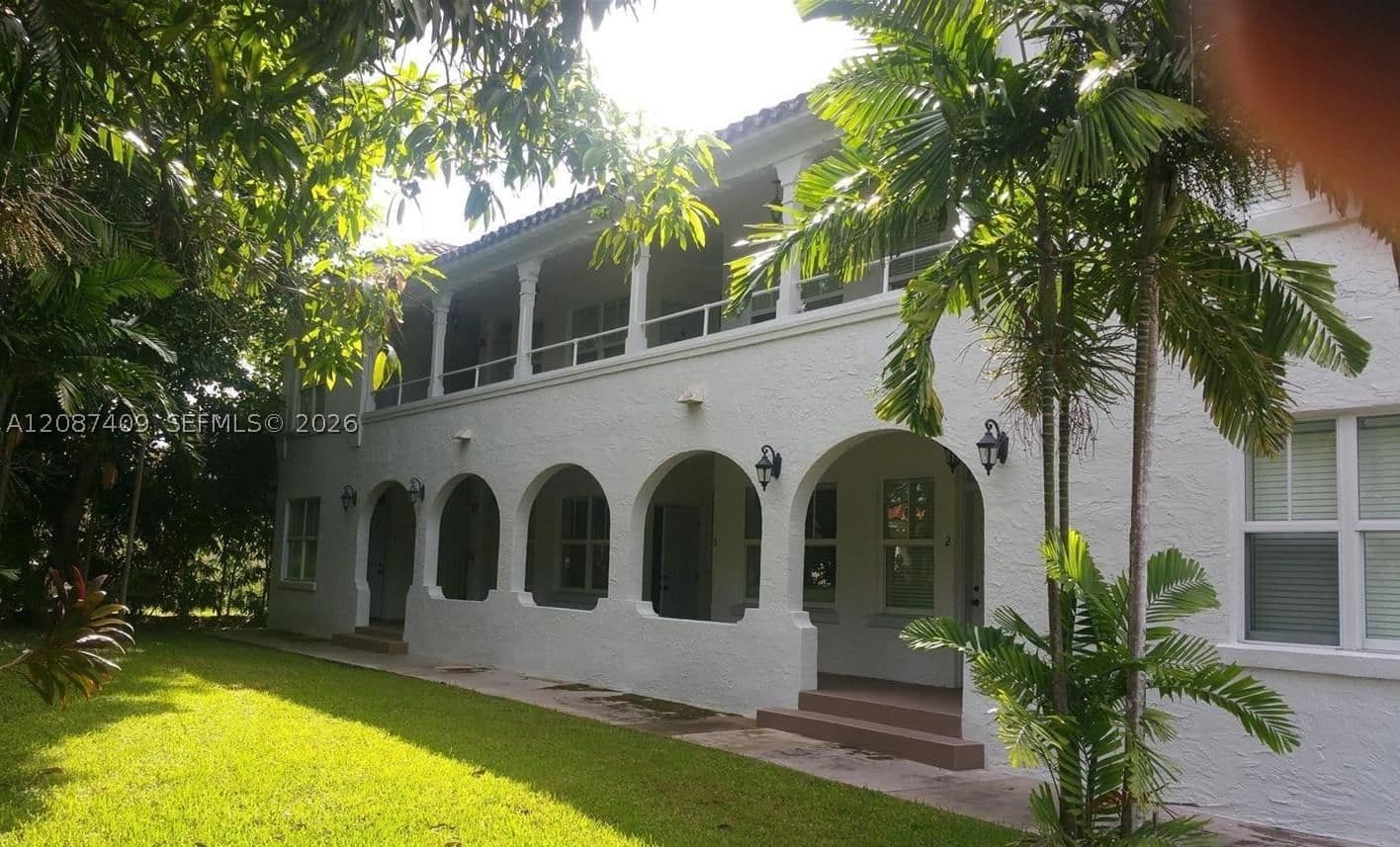 1-bedroom Apartment — 119 Cibao Ct #3, Coral Gables, FL 33134