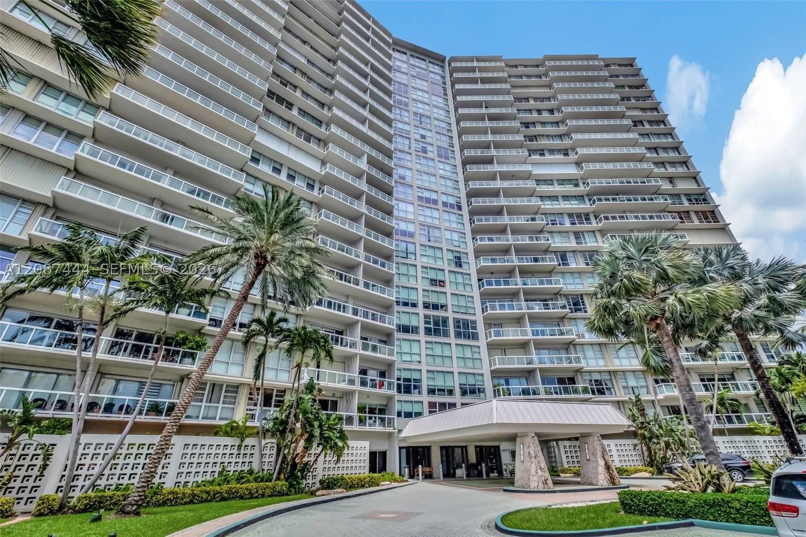 2-bedroom Condo — 2451 Brickell Ave #12G, Miami, FL 33129