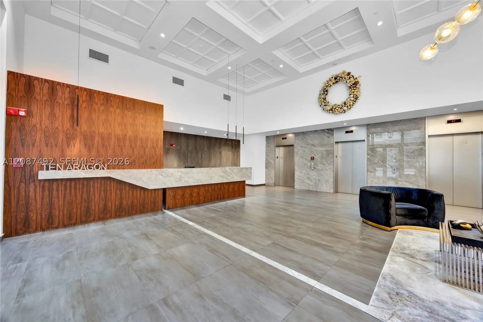 2-bedroom Condo — 10 Aragon Ave #810, Coral Gables, FL 33134