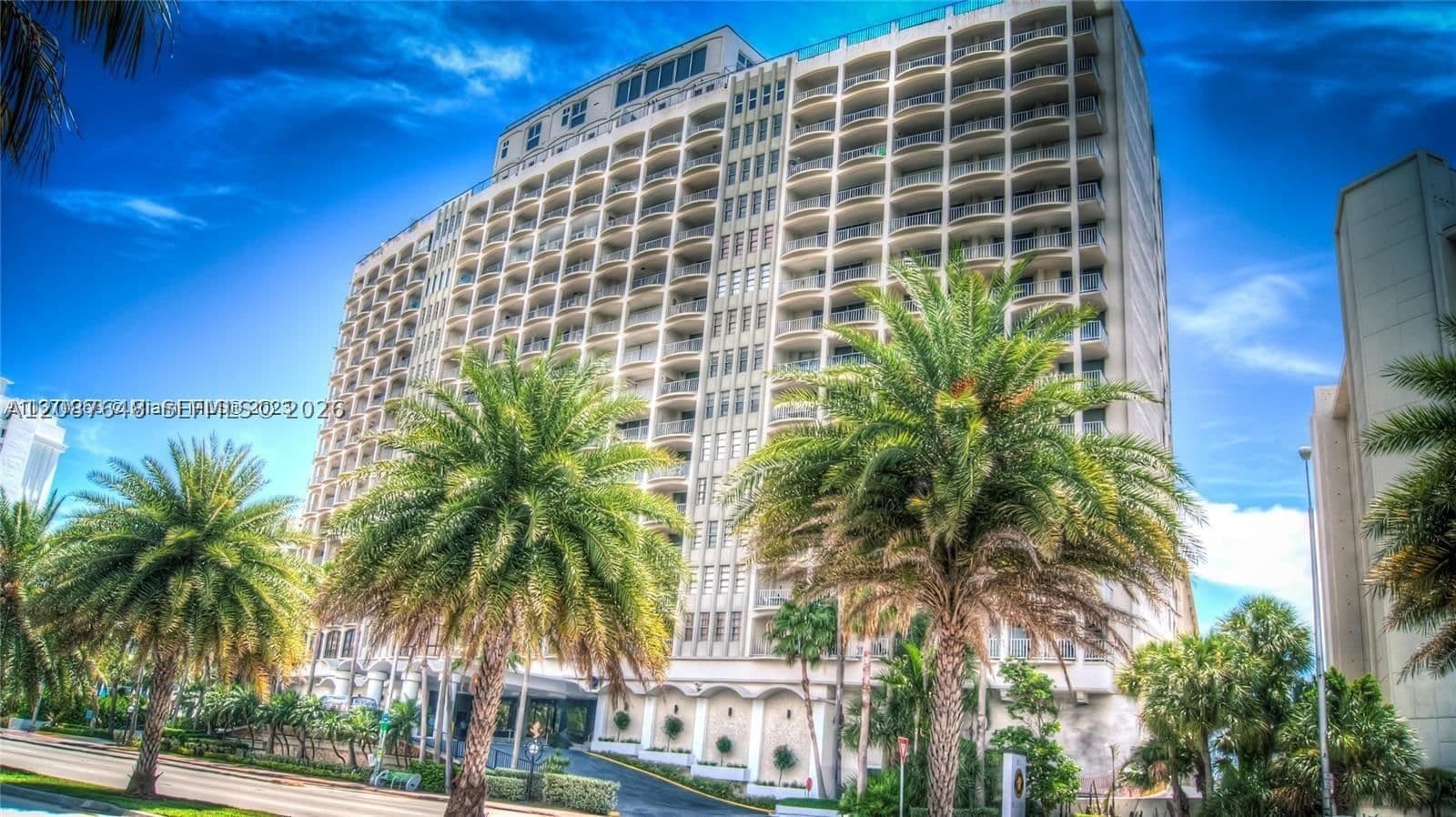 2-bedroom Condo — 5401 Collins Ave #919, Miami Beach, FL 33140