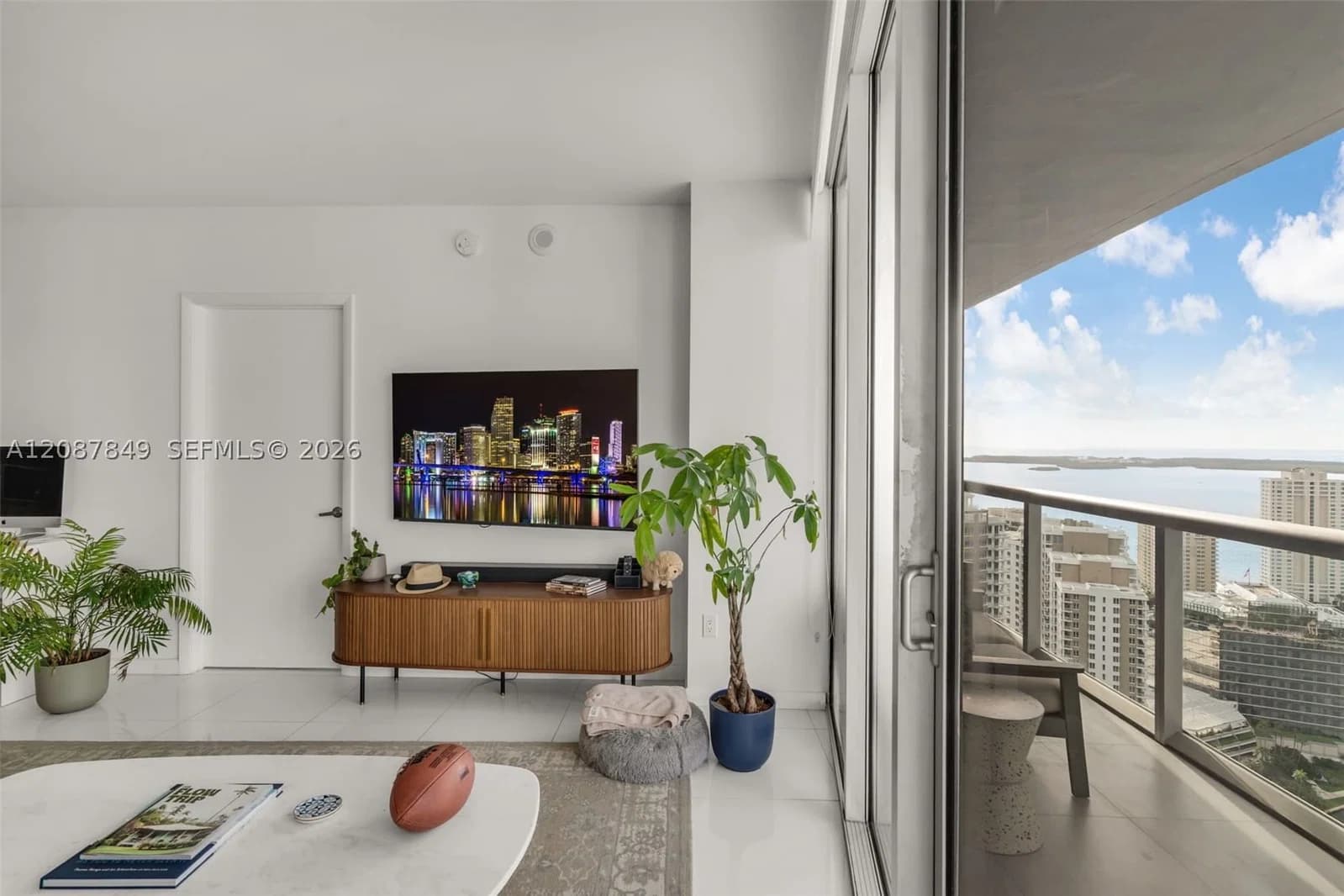 2+1 Condo — 475 Brickell Ave #3609, Miami, FL 33131