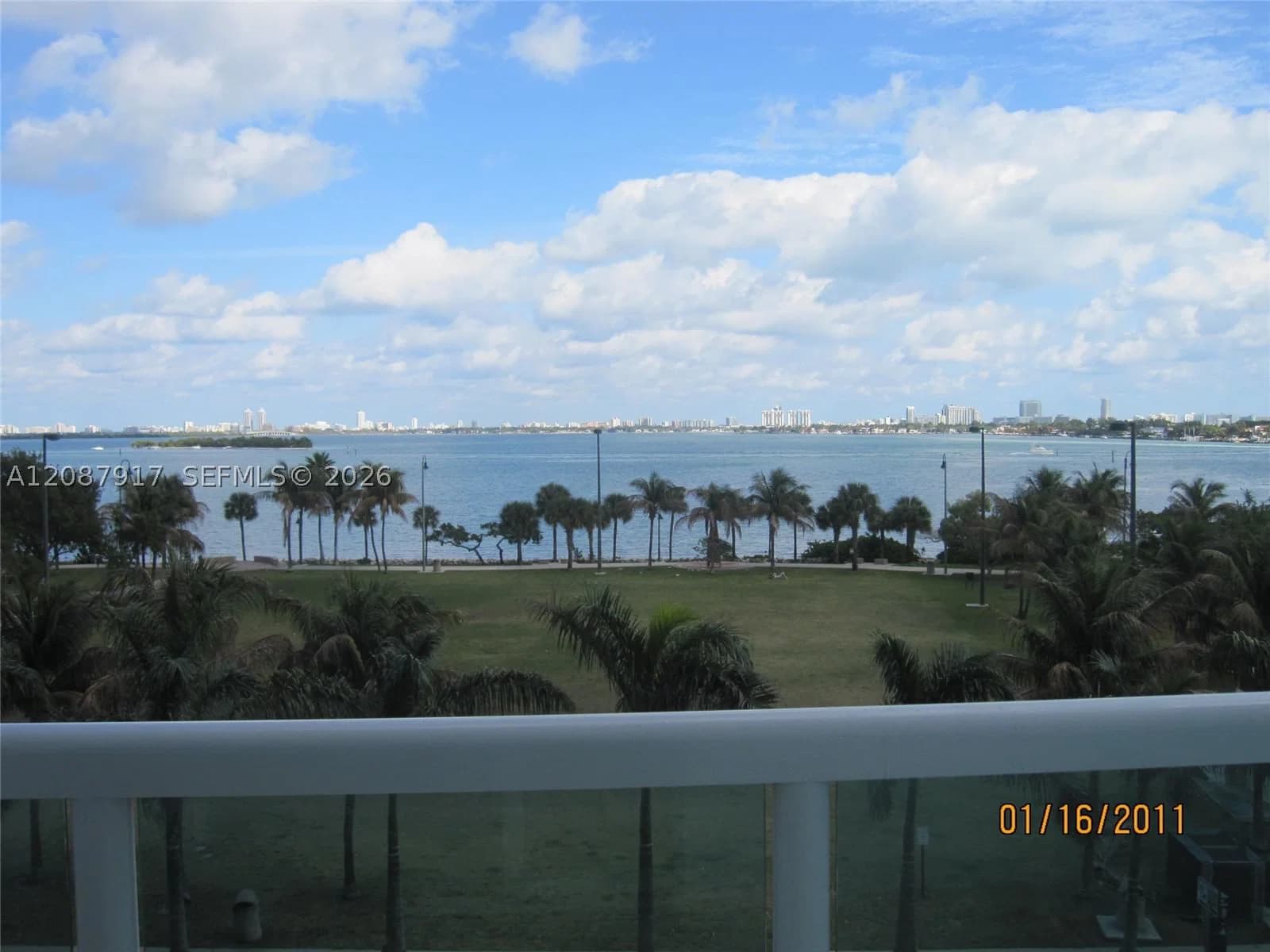 1-bedroom Condo — Miami, FL 33132