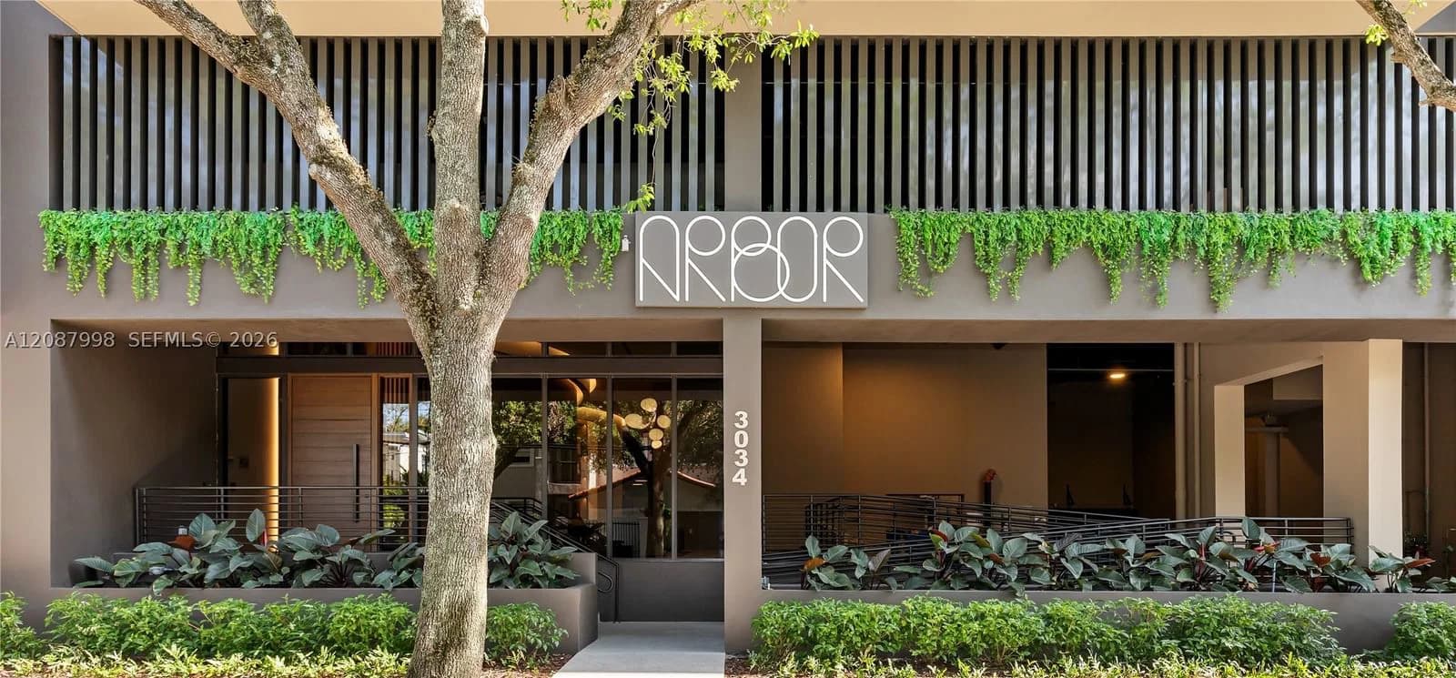 2-bedroom Condo — 3034 Oak Ave #205, Miami, FL 33133