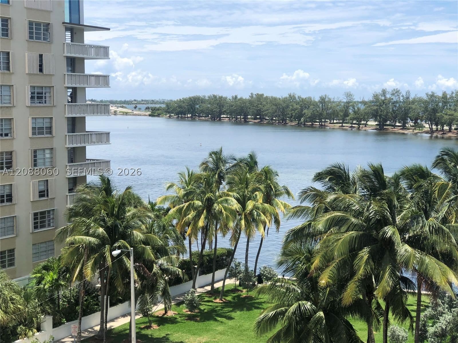 1-bedroom Condo — 150 25th Rd #7E, Miami, FL 33129