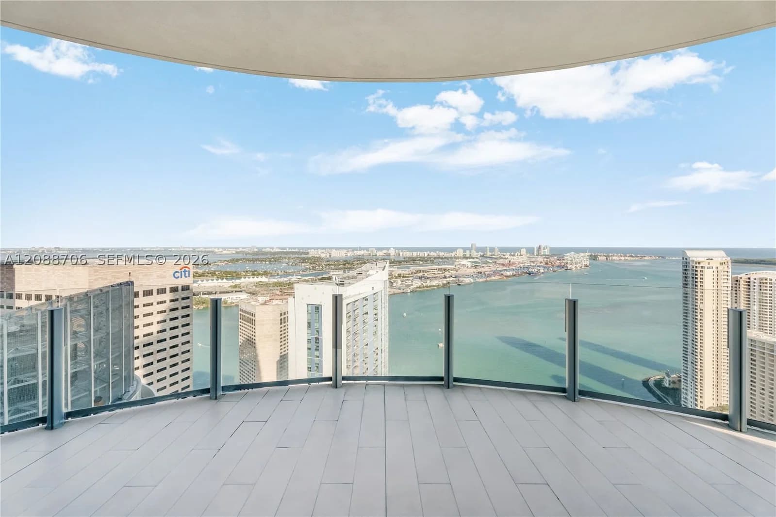 5-bedroom Condo — Miami, FL 33131