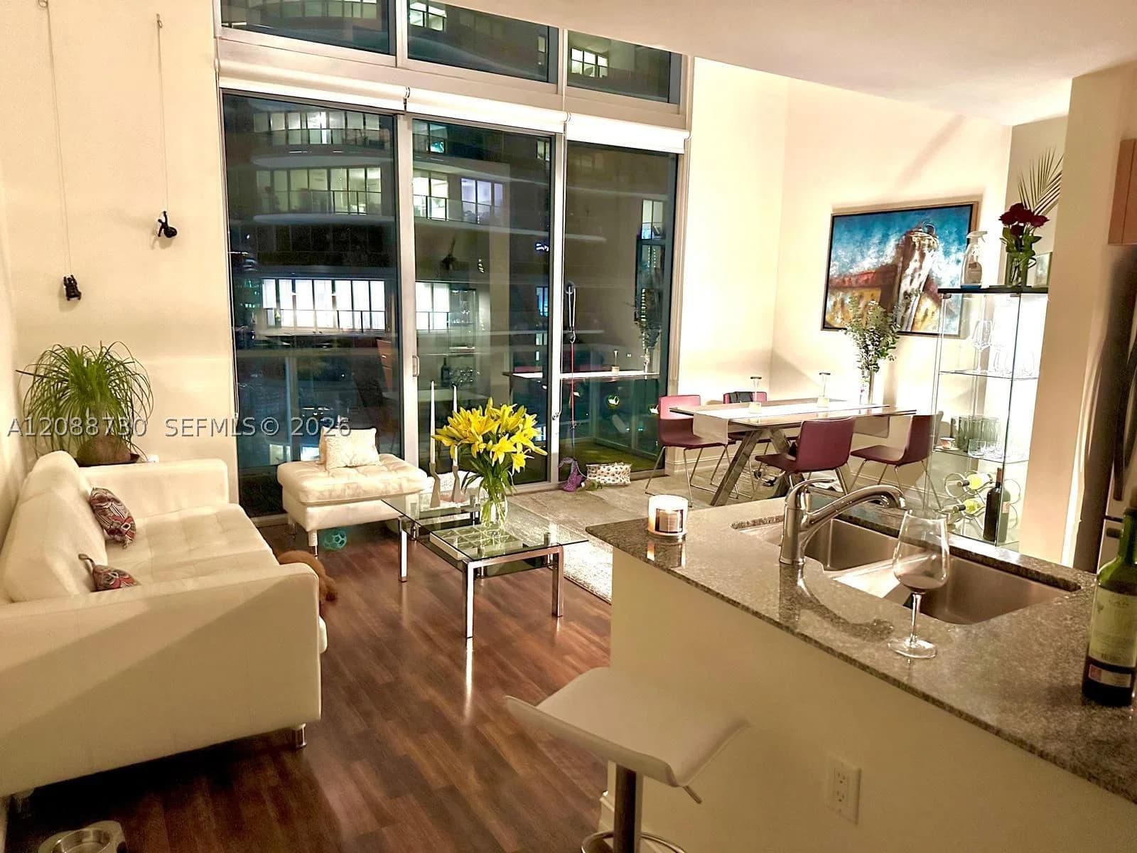 1-bedroom Condo — 1050 Brickell Ave #3216, Miami, FL 33131