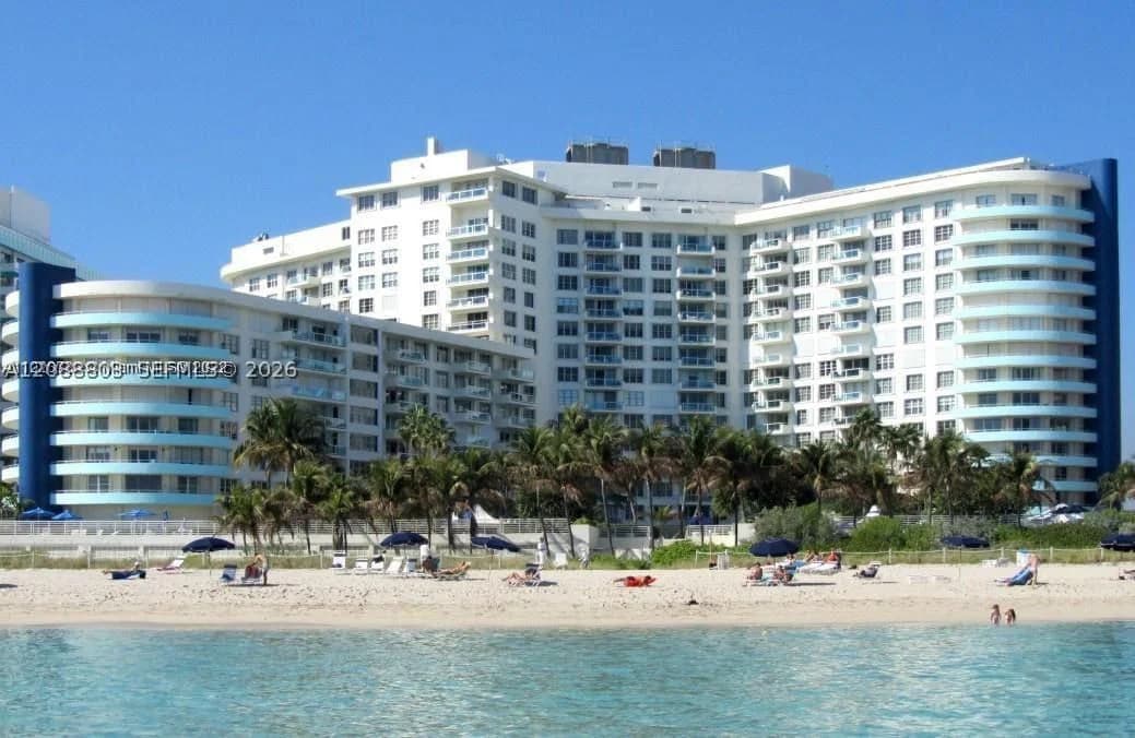 1+1 Condo — 5161 Collins Ave #1710, Miami Beach, FL 33140