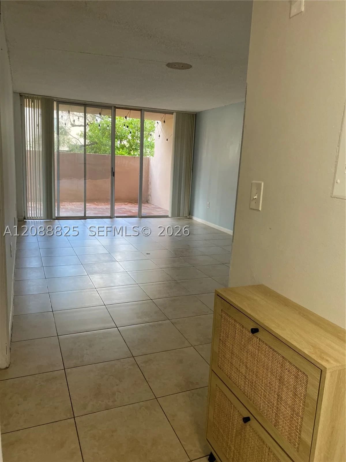 1-bedroom Condo — 10625 112th Ave #103, Miami, FL 33176