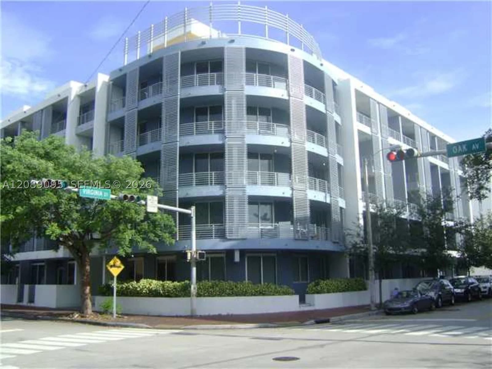 1-bedroom Condo — 3339 Virginia St #324, Miami, FL 33133
