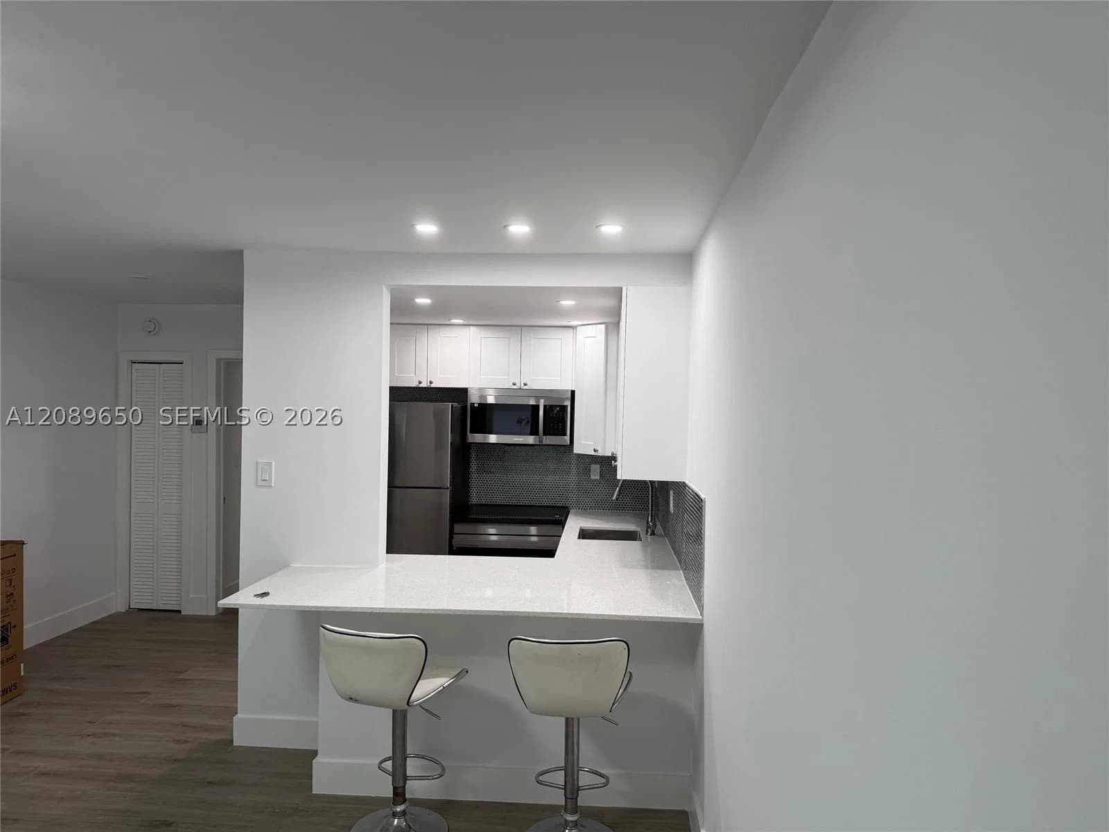 1+1 Condo — 926 Michigan Ave #12, Miami Beach, FL 33139