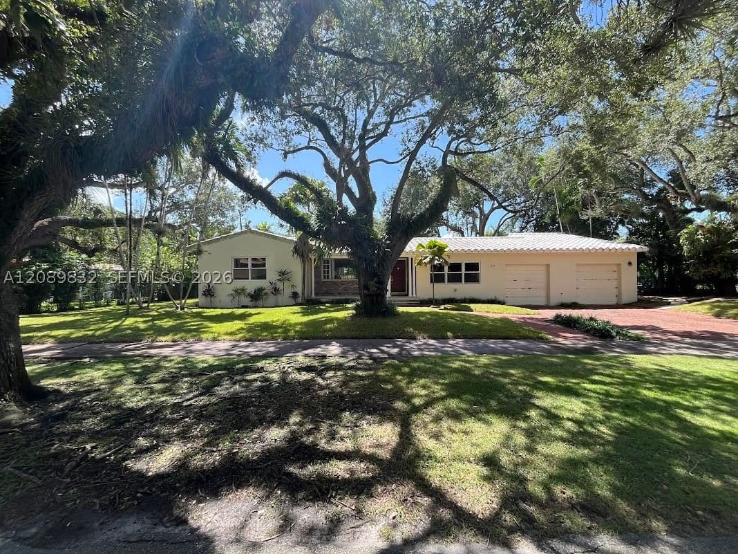 4+1 Müstakil ev — 508 Castania Ave, Coral Gables, FL 33146