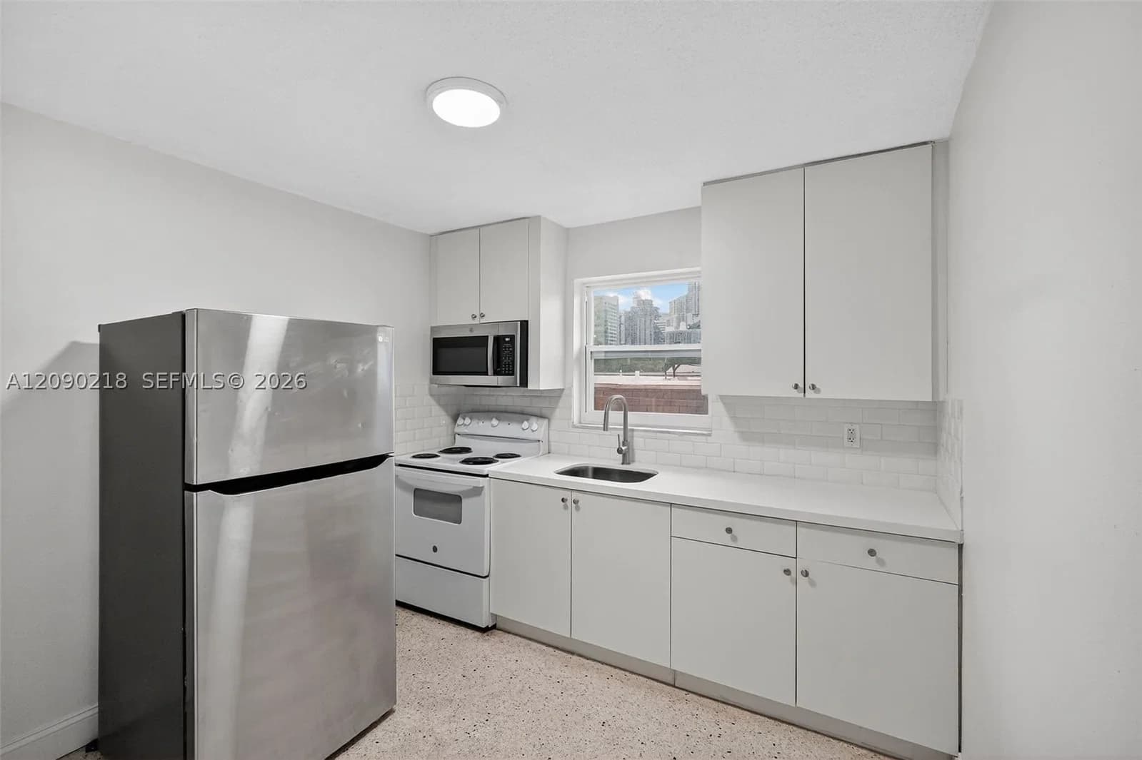 1-bedroom Apartment — 458 9th St #2, Miami, FL 33130