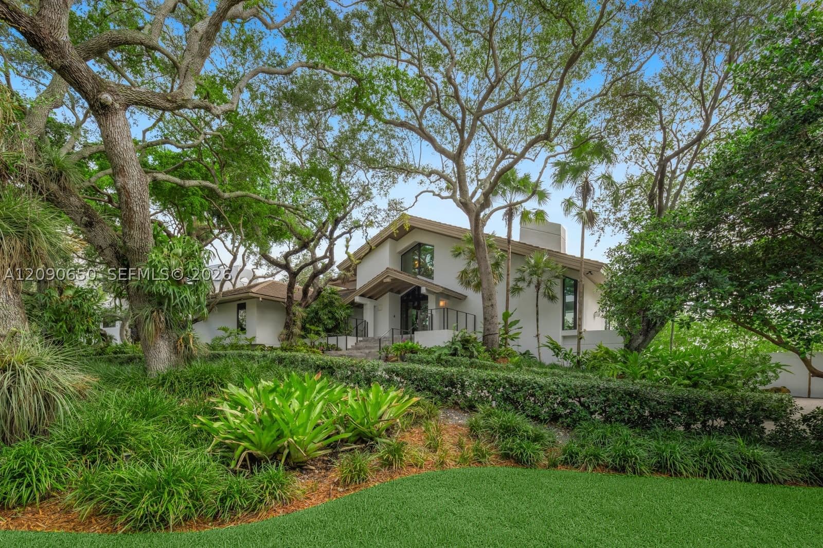 5-bedroom Single-Family Home — 11095 Marin St, Coral Gables, FL 33156